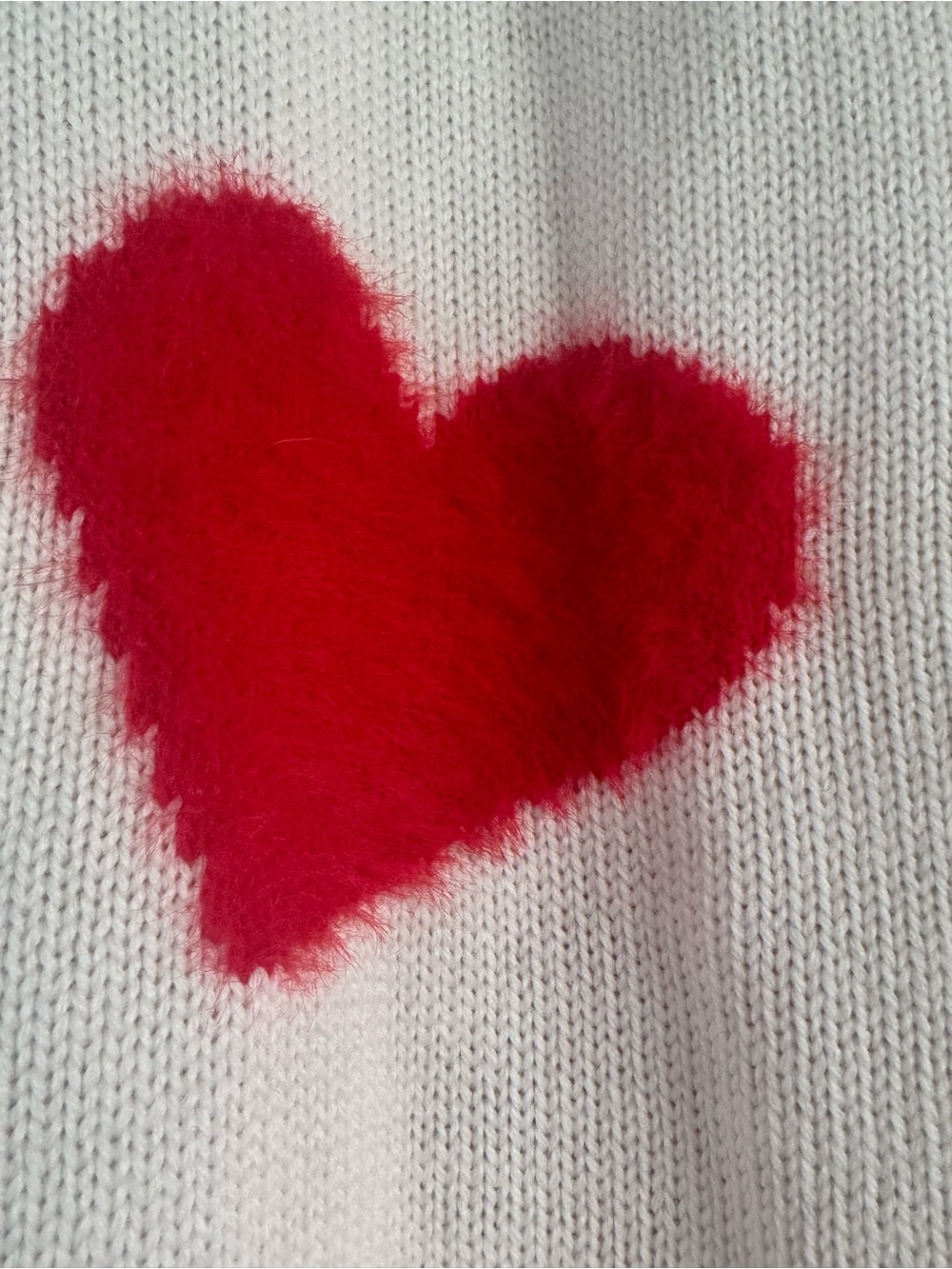 Alice + Olivia Soft White Cardigan with Red Heart Accents NWT Size L - Picture 4 of 5